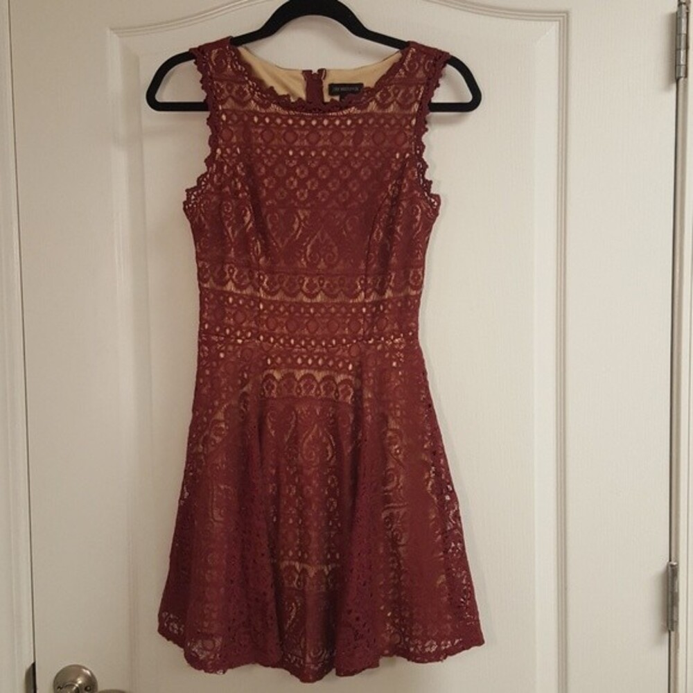 Jodi Kristopher Maroon Lace Sleeveless Prom Dress